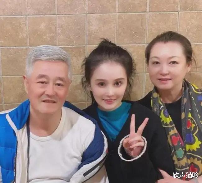 赵本山|赵本山儿子力挺妹妹：咱家不缺钱，更不用向人借钱，这是无中生有