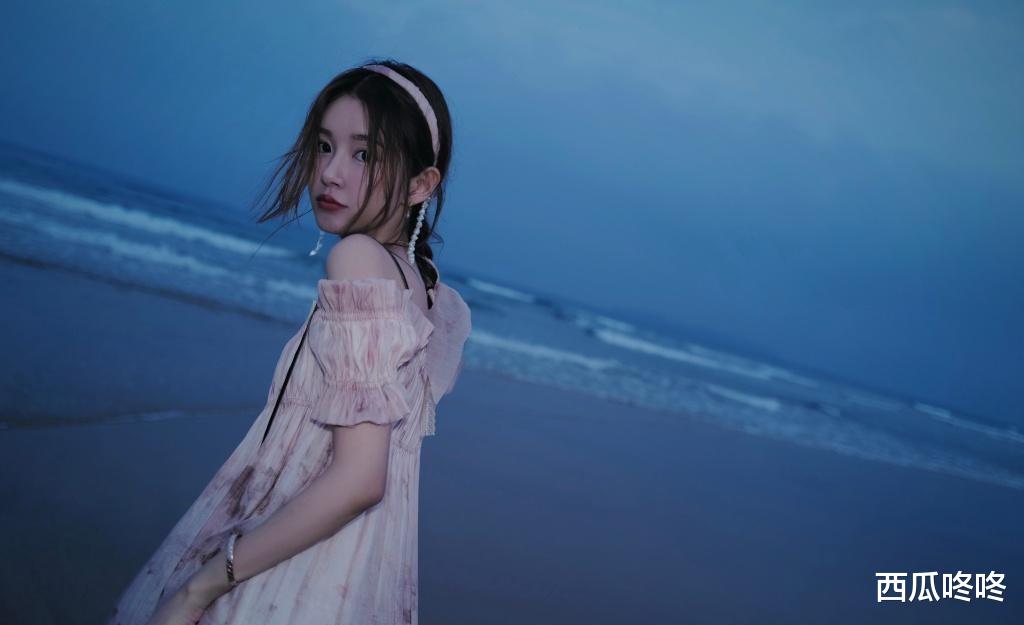 服饰|陈赫把二婚的妻子保护得真好,生过俩孩子了,仍然很有少女感