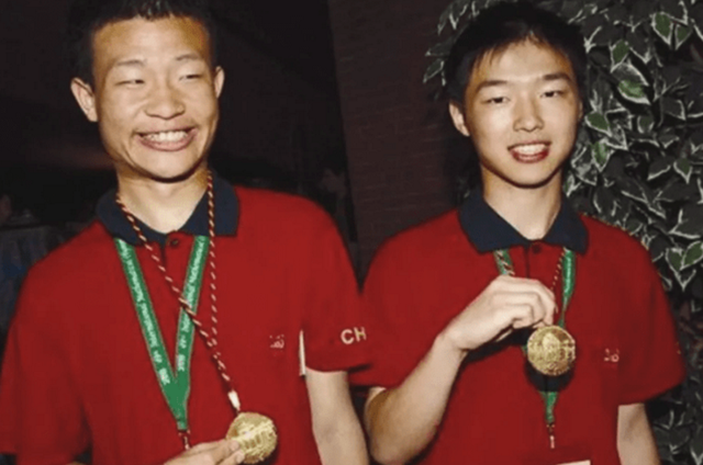 韦东奕|托尼老师为韦神设计“新发型”，气质一下子上来了，妥妥的大帅哥