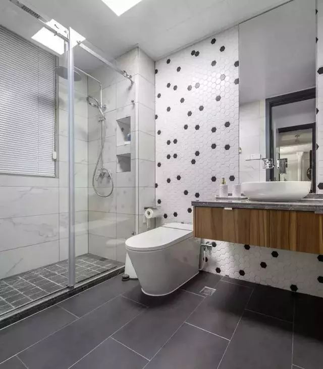 卫生间太拥挤?教你怎么把镜子和收纳柜完美结合!