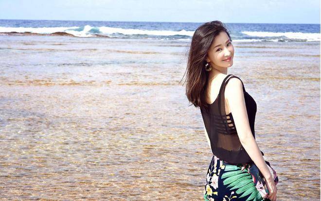 倚天屠龙记|她是《倚天屠龙记》“第一美人”，出道多年零绯闻，今39岁无人娶