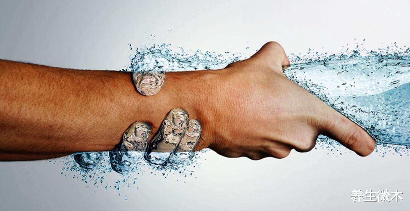 绿茶|长寿的人每天饮用的2种水，每天坚持喝，帮助人们延年益寿