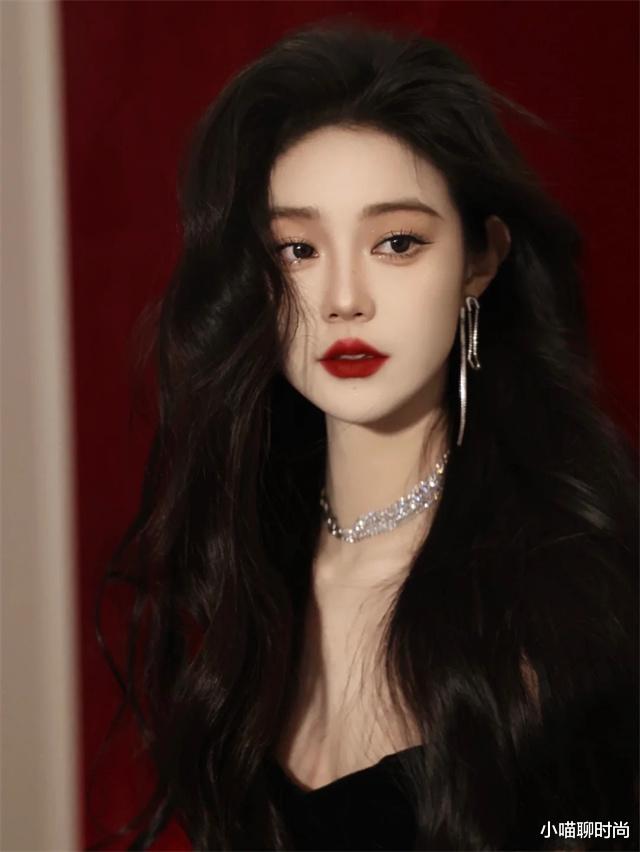 熬夜 讲真，女生化妆有这“3个”特征，既不精致又显廉价，快看你是吗