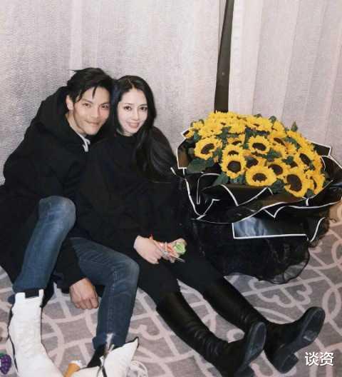 nznd|向佐郭碧婷带娃逛商场，助理保镖陪同阵仗大，女方疑已怀二胎