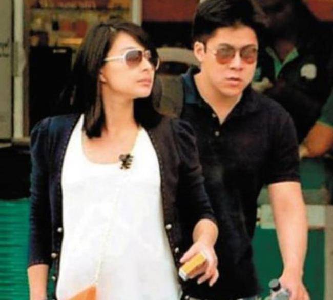 郭晶晶|郭晶晶心疼霍启刚工作忙！陪老公街头做宣传，打扮朴素太接地气