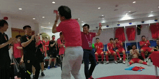 日本队|从水庆霞和陈戌源的庆祝方式，可以看出男女足的志向差距