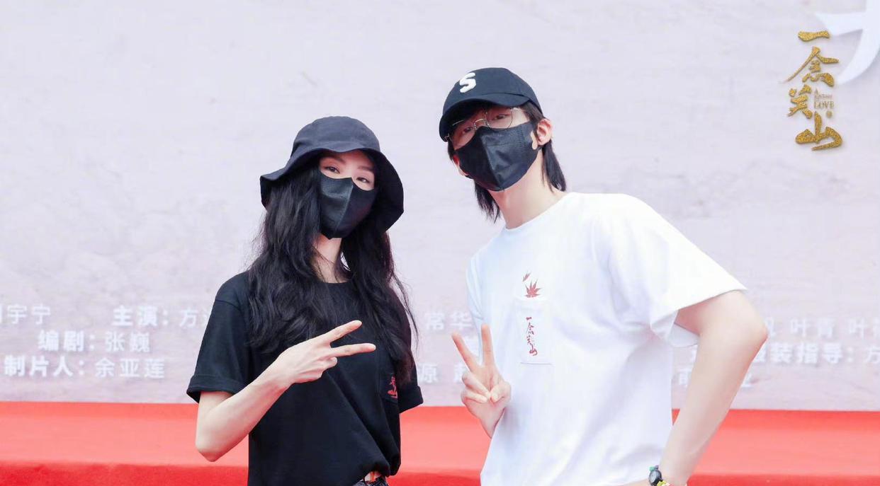 刘宇宁|刘宇宁被造谣抢番位，开直播回应：我不在乎也不抢，片酬到位就行