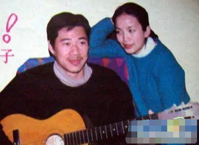 吕丽萍|吕丽萍定居美国频频豪宅内宴客！孙海英黑瘦头发稀疏，苍老认不出！