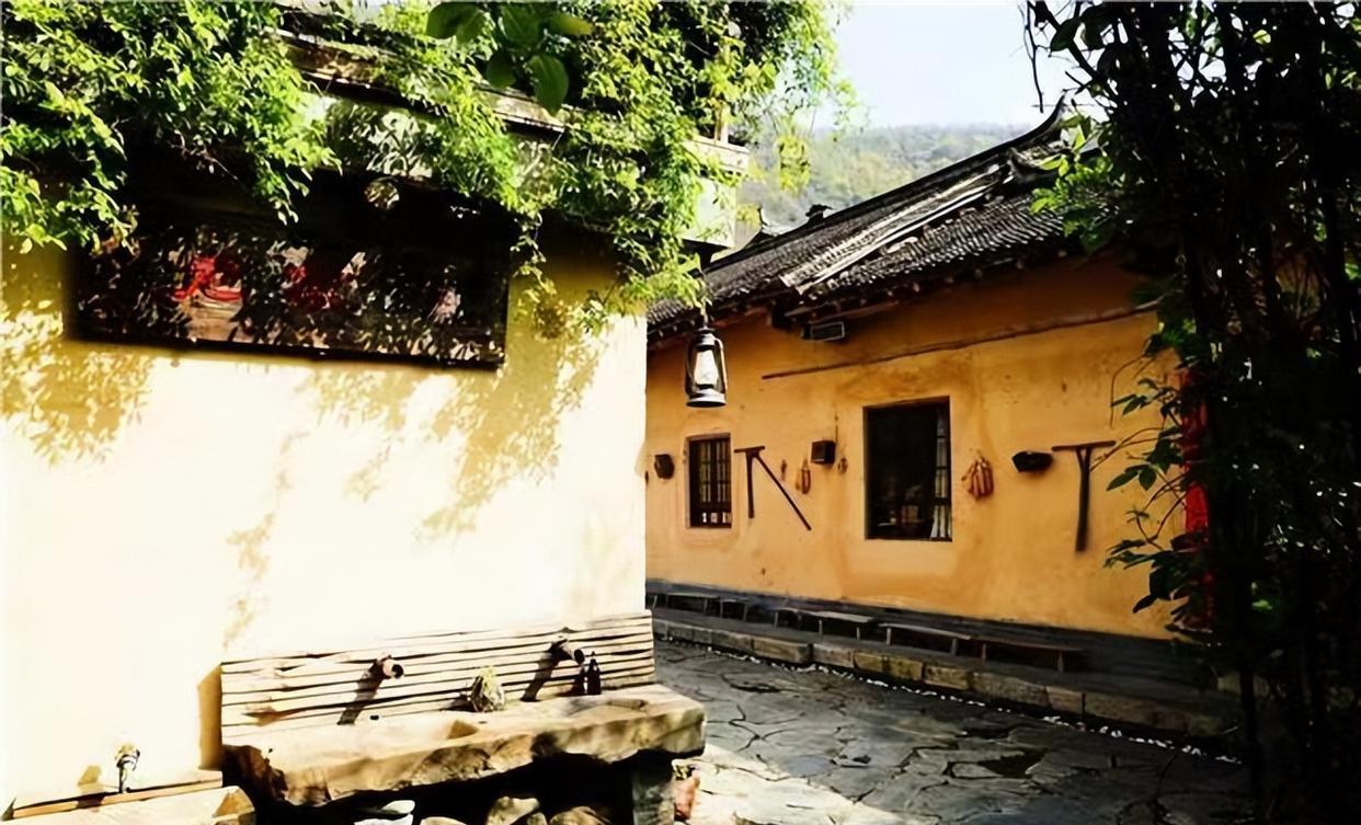 色达|网红露营地收费，50元一次合不合理？网友有话说