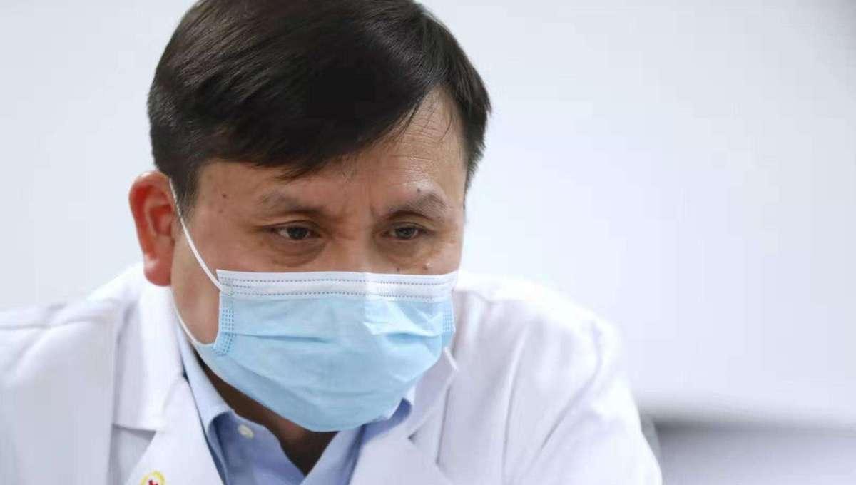 饶毅批评张文宏、钟南山,反被扒出多重身份,不少粉丝“倒戈”