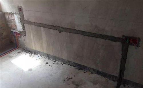 墙面开槽后,用水泥还是石膏封?听完装修师傅的分析,差点做错了