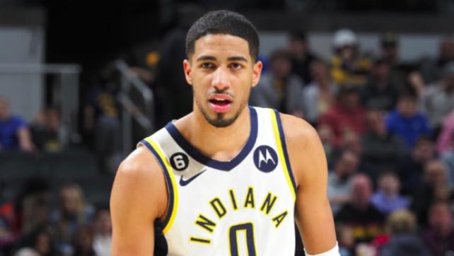 NBA历史第三人！新星逆袭冲击全明星，4换3交易两队同成赢家