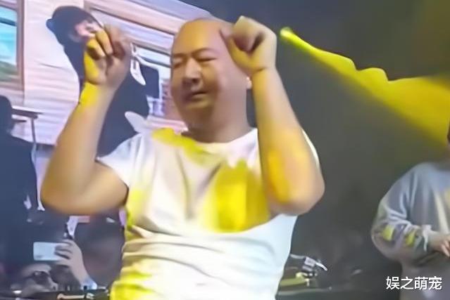 一场演出35万,还要飞机接送的阿giao,如今出场费减半也没人请