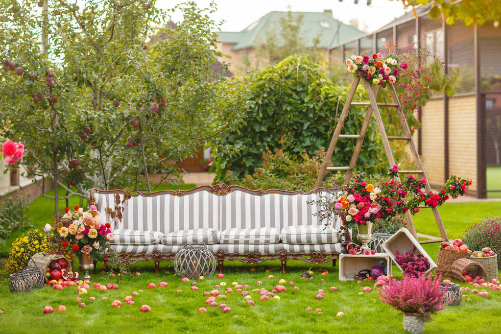 |一叶知秋，最好的赏秋去处，莫过于一座小院