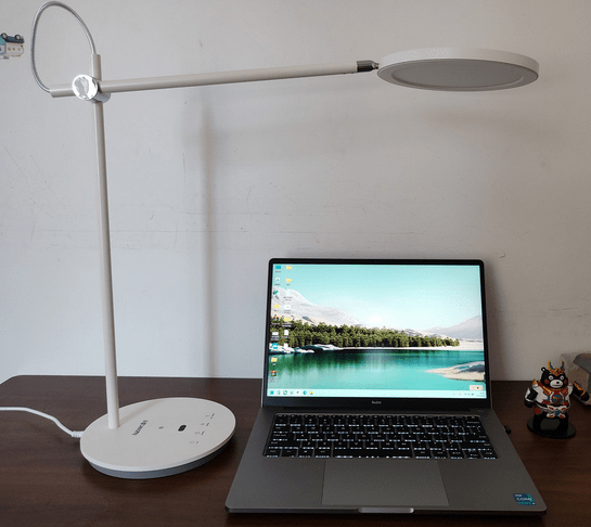 学生用台灯什么光对眼睛好?开学季精选真正适合孩子的护眼台灯