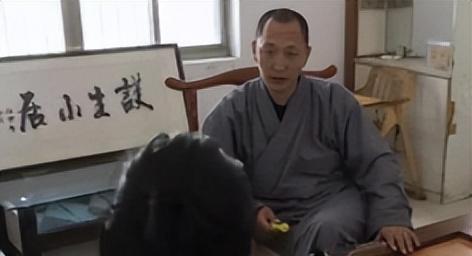 他10年帮助300多个女人生孩子,散尽万贯家财,却被取消出家资格