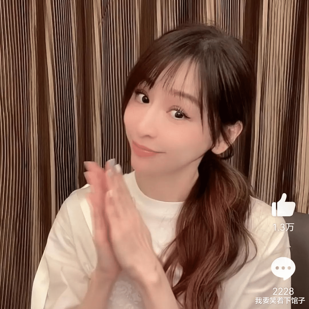 王心凌|王心凌带大家一起合唱《睫毛弯弯》网友:你唱吧我们唱不出这么甜