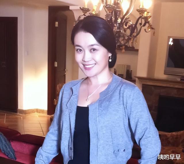 关婷娜|演员关婷娜:被赵本山捧红后,绯闻不断,如今40岁单身成父母心病