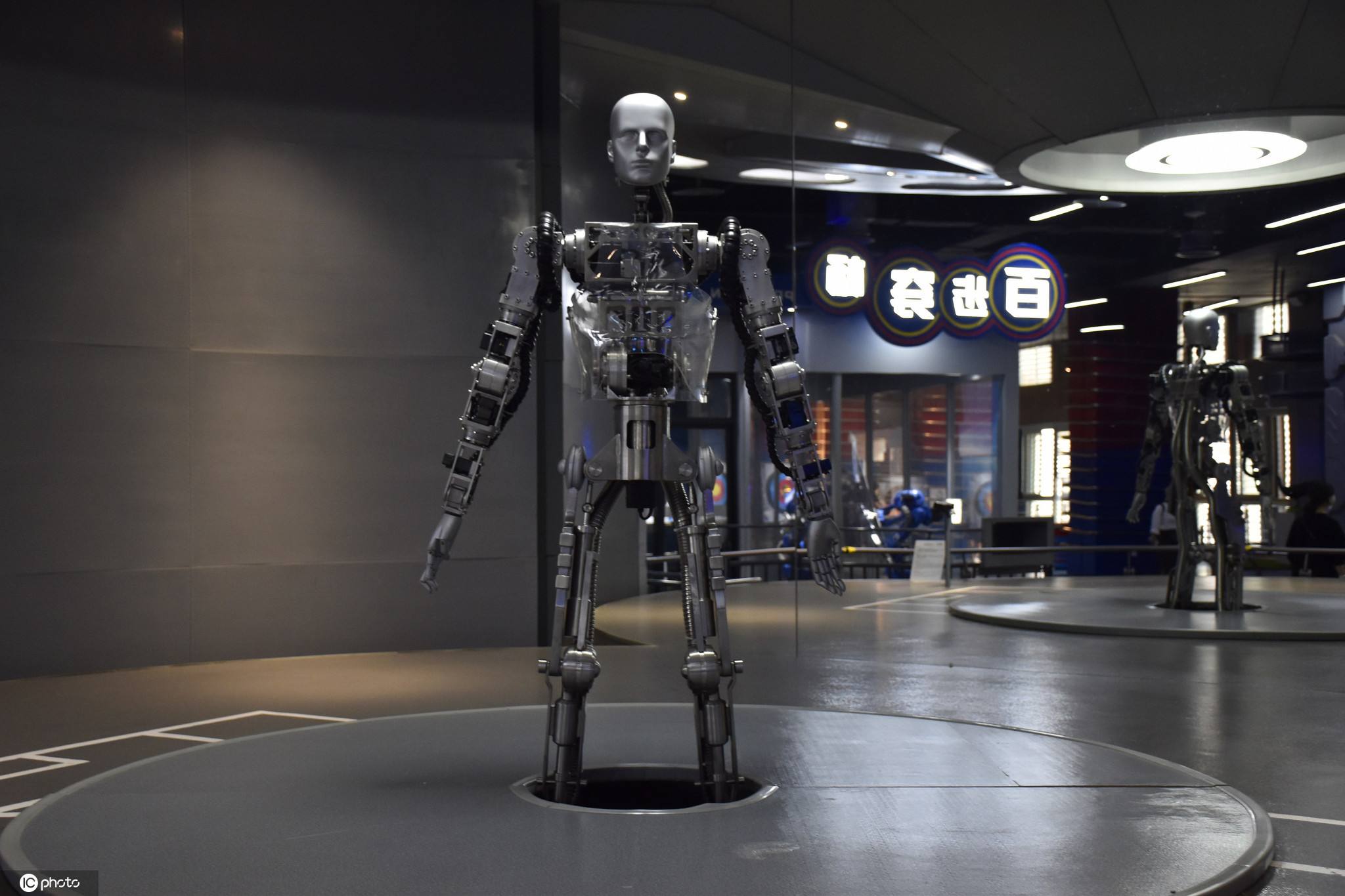 機器人|現代說服技術的研究考慮了特定說服技術的發展，例如數字教育工具等