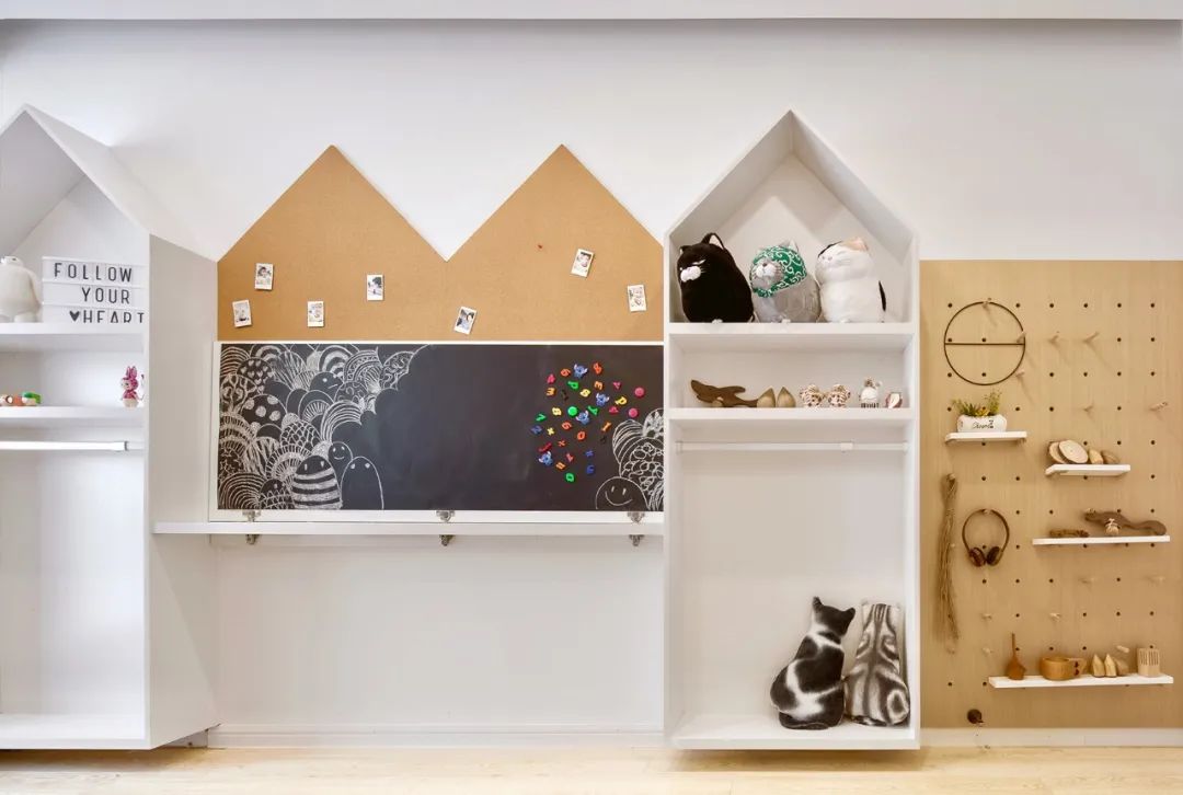 68m2教科书式断舍离:木色+白色5口之家,收纳升级储物翻倍