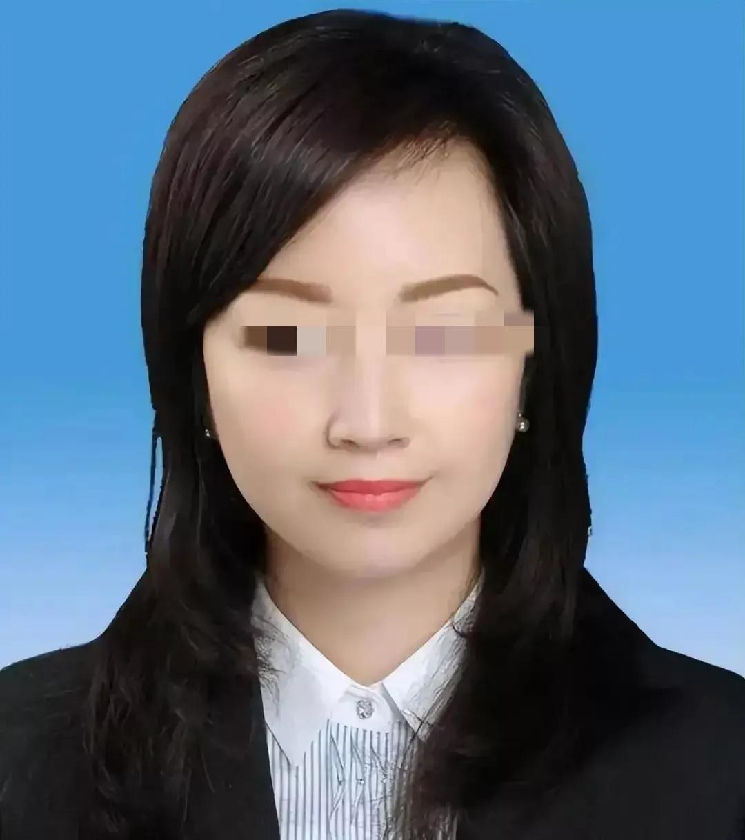 不雅聊天记录得到官方实锤!七情六欲间,能不能放女副区长一马?