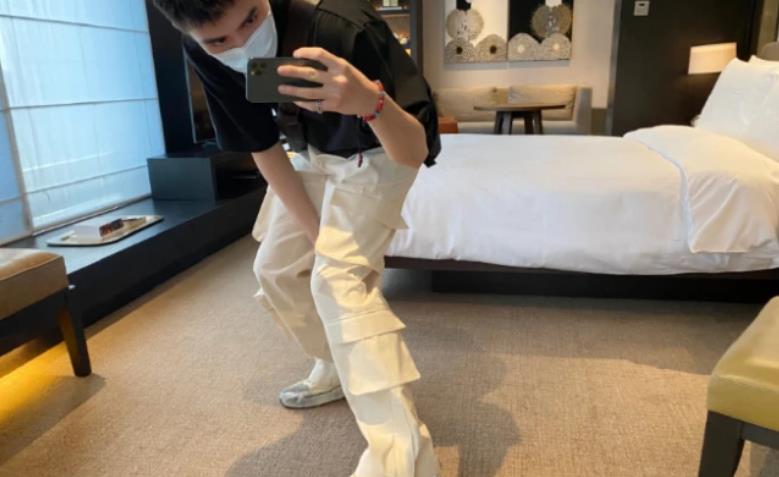 陈飞宇晒出自己的家,爸妈都是一线明星,家里装修却像普通家庭