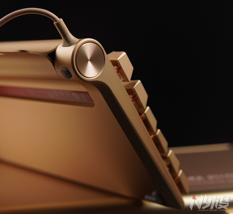 Apple Watch|CHERRY MX 8.0金色典藏版机械键盘图赏
