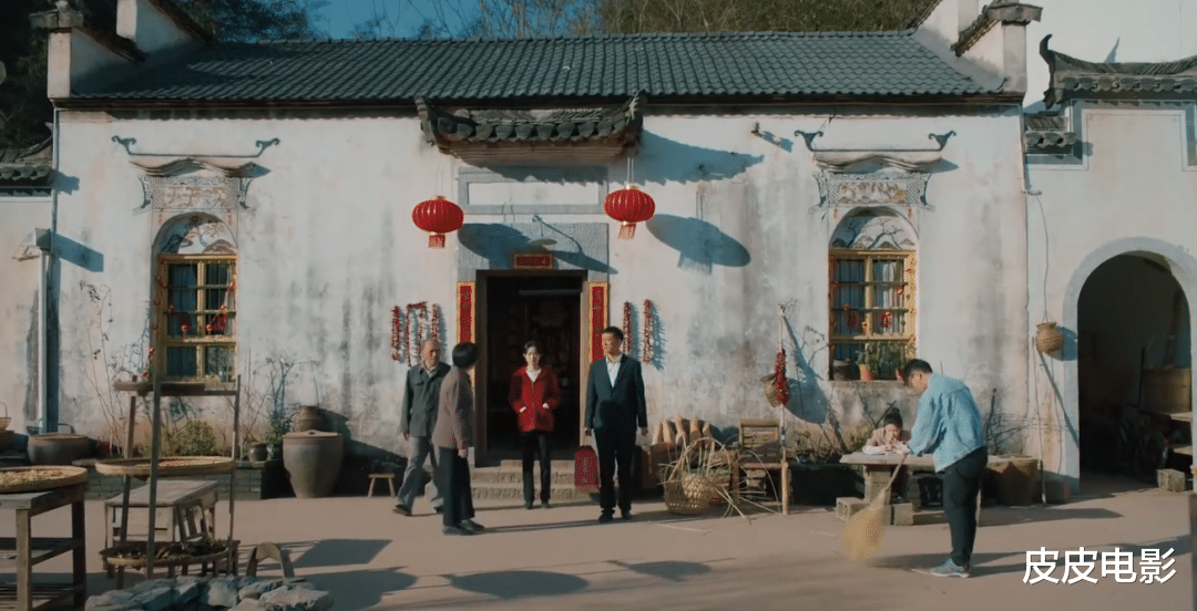 赵丽颖|赵丽颖插兜，雷佳音不下跪，细扒2022“十佳表演”名场面，真牛