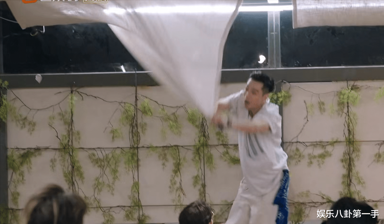 迪丽热巴|《披哥2》公布新赛制,哥哥们直接抗议,导演,真有你的!