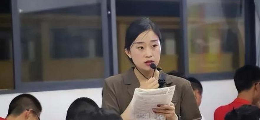 招聘|“江苏40万招聘中学教师”风向反转,网友倒戈:人家私企愿意给