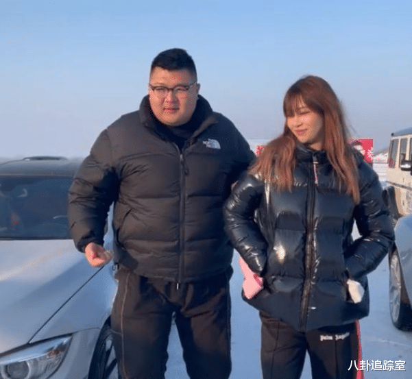 |玩剧本翻车?猴哥低价卖妻子化妆品,豪车仅卖7000,一周掉粉百万