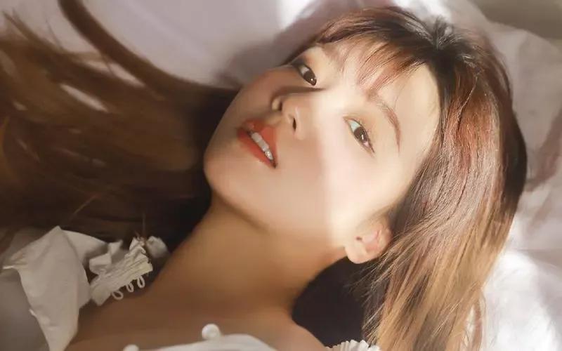 “该哭该笑?”67岁阿姨搭伙15年,再婚老伴临终前交给她5万?