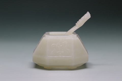 和田玉籽料|舊藏和田玉籽料“年年有余”水盂