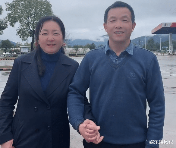 张玉环|太精明！张玉环带妻子度蜜月，二儿子夫妻陪同，网友：有奶就是娘