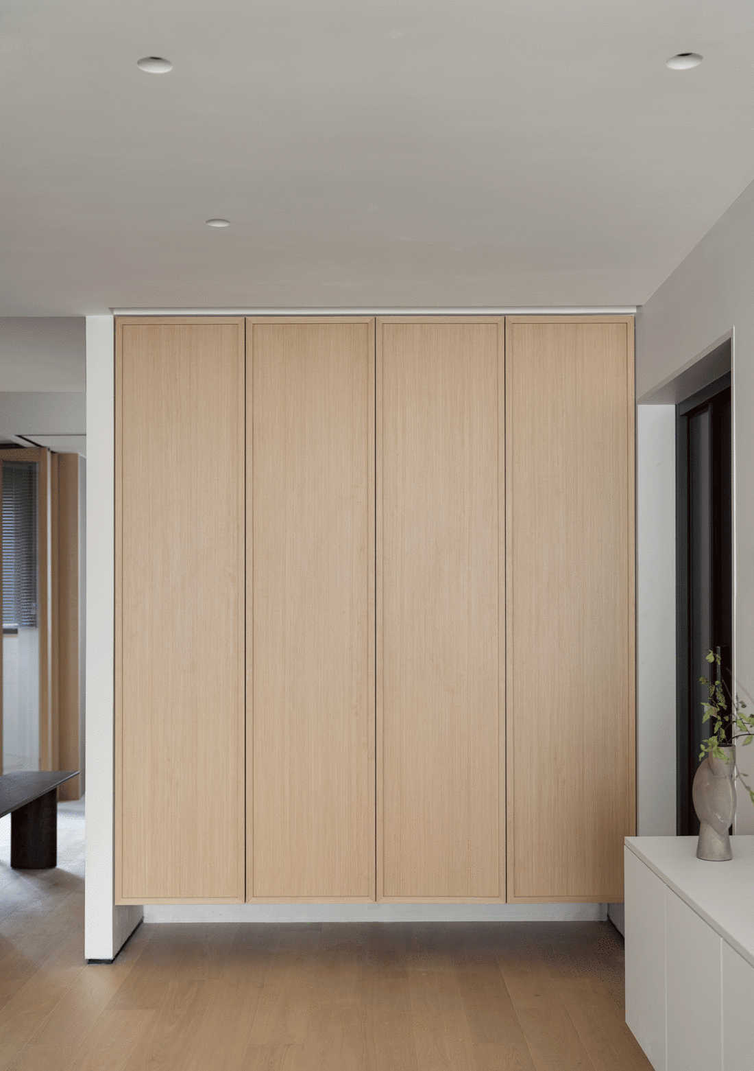 入住后,才发现断舍离不实用!二次改造时,她直接打满柜子