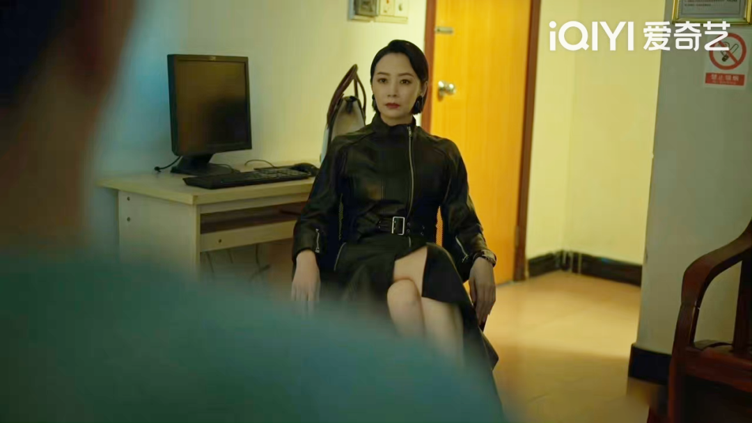 狂飙|超百万的铂金包、警察一身上十万,《狂飙》你是反黑剧么?