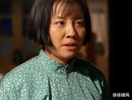 求婚|重温《父母爱情》，老丁对德华那苦涩敷衍的求婚，藏着极致的痛苦