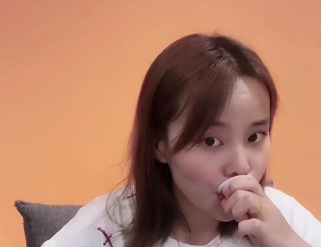 带货|脱敏成功？田静直播，姚威亲自下厨，人气不减反增，结束语惹争议