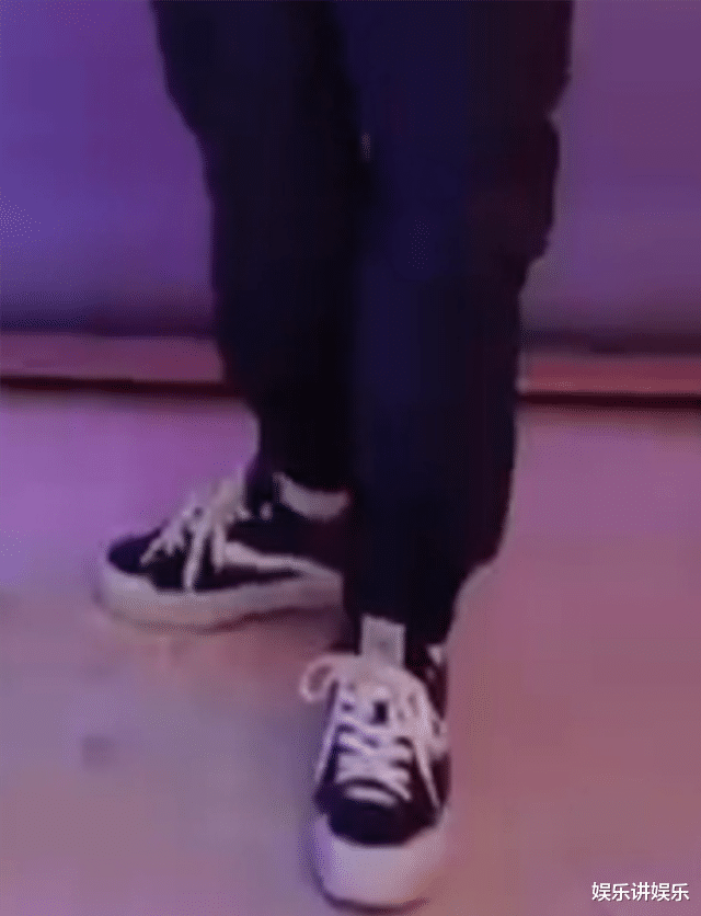 王一博|不到三个月，开机与杀青时的王一博身形大不同，陈烁的鞋亦是如此