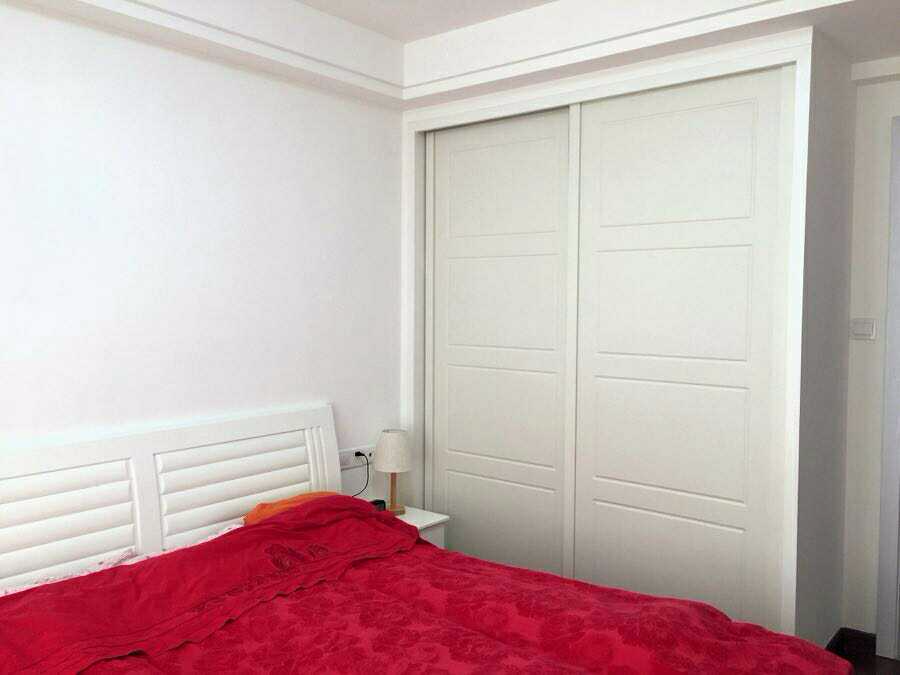 老公坚持穷装修，只刷大白墙，但一家四口住着很幸福