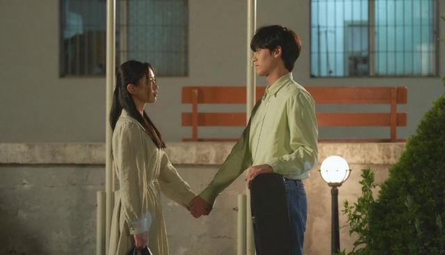 韩剧|《黑话律师》BE网怒！8对韩剧意难平CP：李钟硕是意难平专户