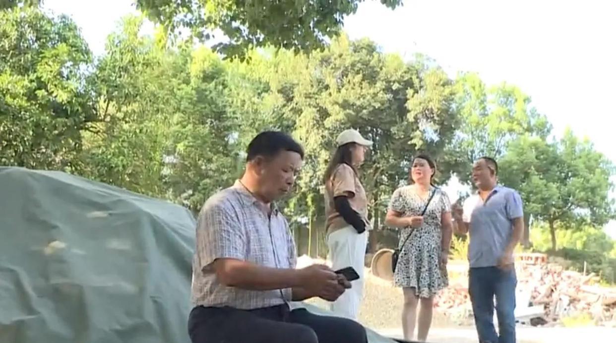 七旬老人绯闻不断,儿子因怕父亲有私生子争夺财产,将其告上法庭