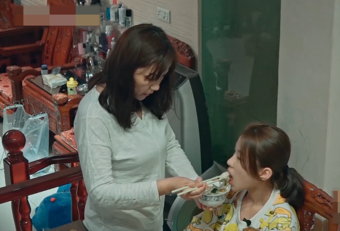 刘思琦|刘思琦：《变形计》第一巨婴，16岁吃饭还要家长喂，如今改变了吗