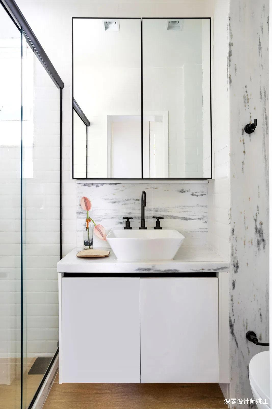 将简约温暖搬进58㎡两居室,客厅角落置办个餐厅,居住体验感真不错