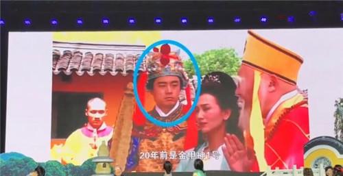 新白娘子传奇|新白娘子传奇:白娘子小青看到剧中的穿帮,反应太可爱了!