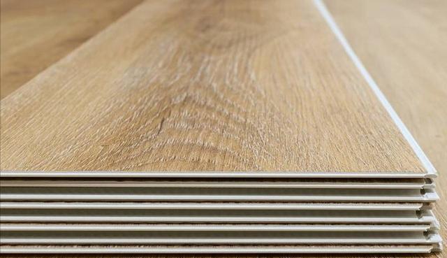 铺贴PVC地板的方法要正确,有3个步骤,重点看其中的9点要求