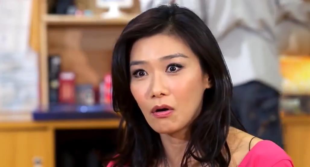 TVB|谁能够想到，戏内风情万种的“万妖女王”，戏外却是伟大的母亲？