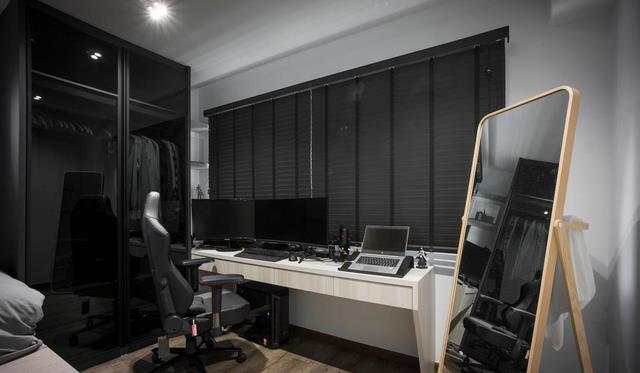 130㎡的房子,餐厅对面一整面墙多功能柜,我确定当初的决定没错