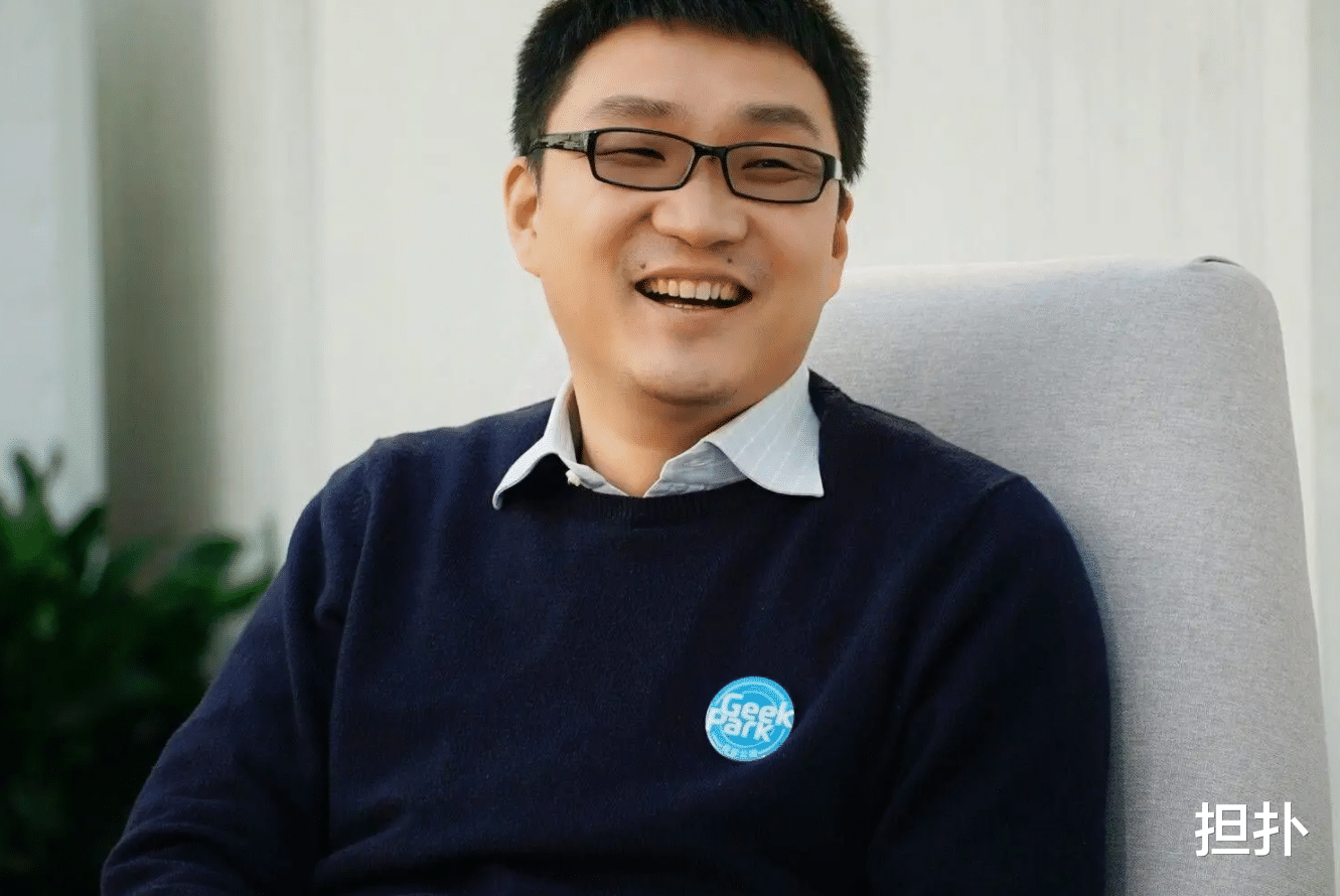 美团|拼多多单季度盈利87亿，未来中国首富之争，黄峥已反超美团的王兴