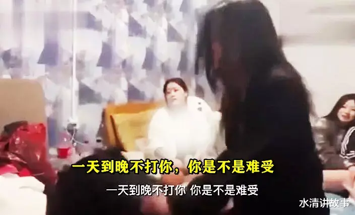 恶毒!山东KTV会所女员工被多人凌辱,逼迫下跪、磕头,饮料浇头